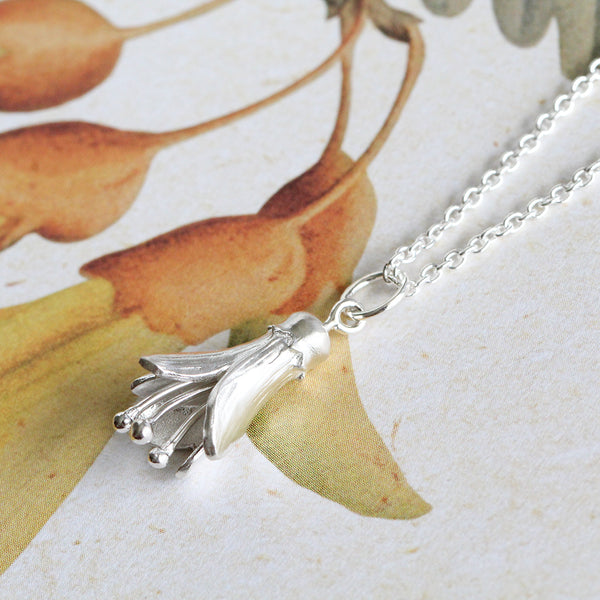 kowhai flower necklace