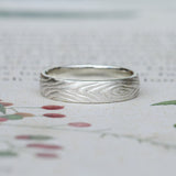 Men's tree ring pattern wedding band
