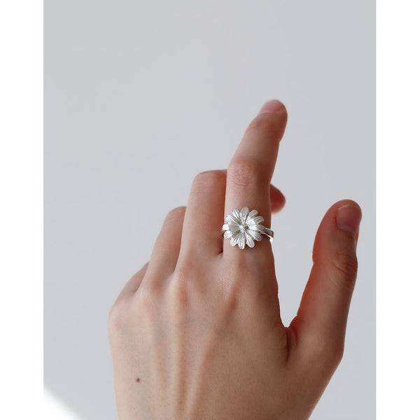 silver daisy ring
