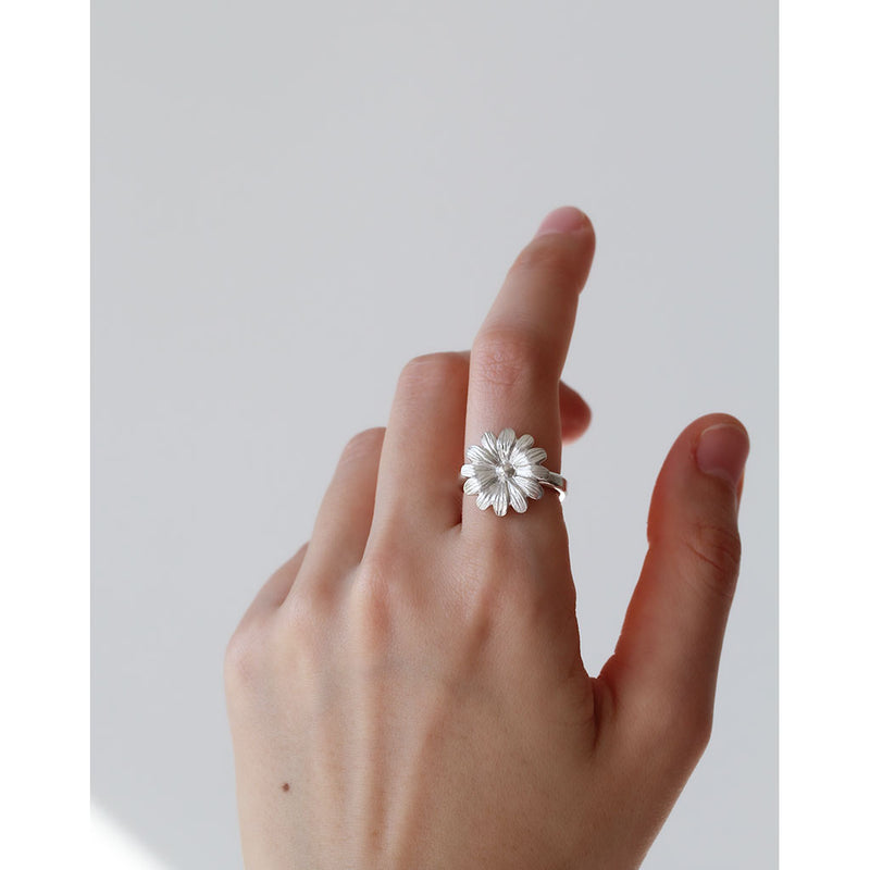 silver daisy ring