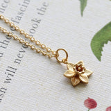 daffodil necklace gold