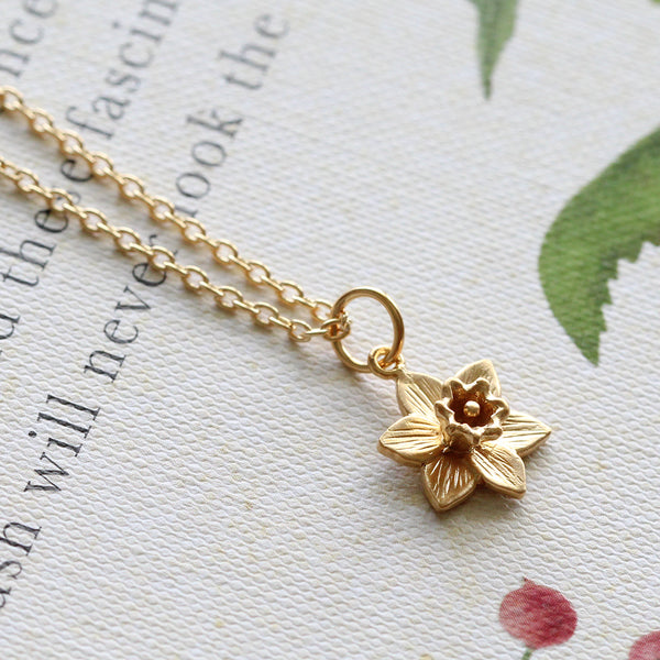 daffodil necklace gold